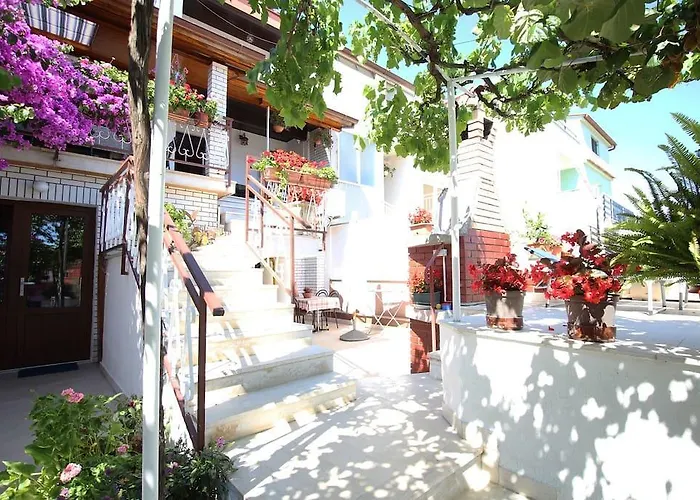 Lejlighed With A Parking Space - 15757 *