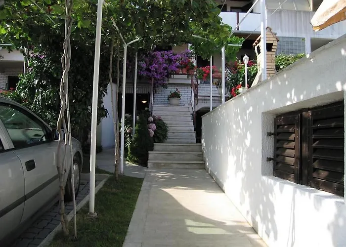 Apartman With A Parking Space - 15757