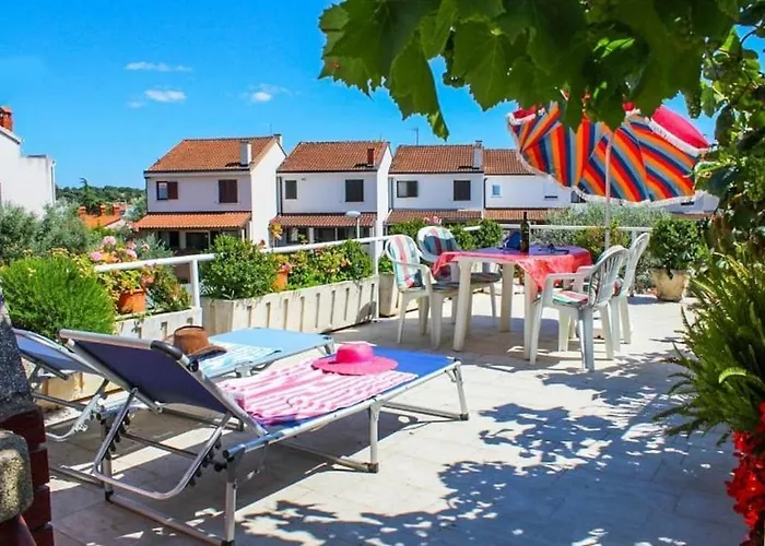 Apartman With A Parking Space - 15757