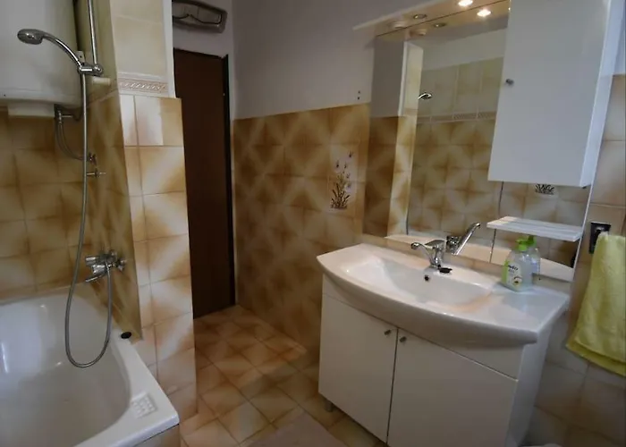 With A Parking Space - 15757 Apartman