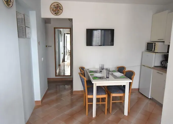 With A Parking Space - 15757 Daire