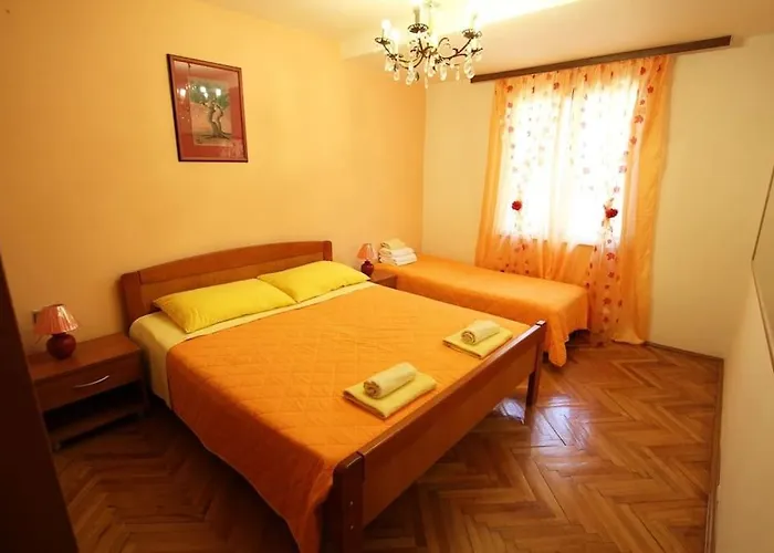 With A Parking Space - 15757 * Pula